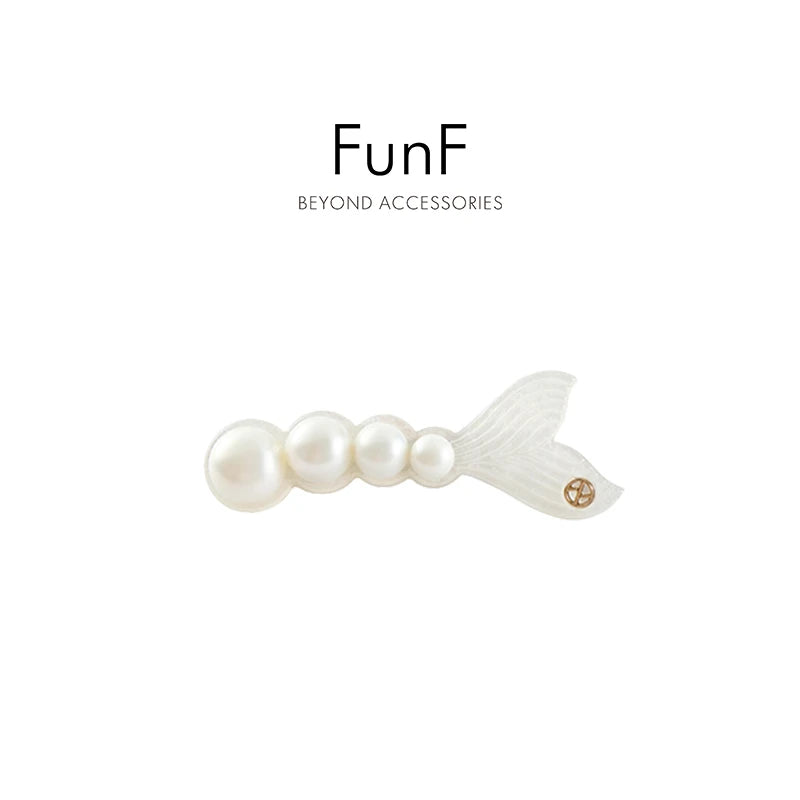 Mermaid's Letter Side Clip